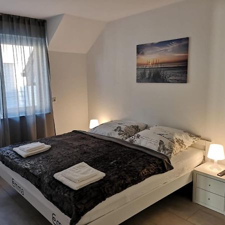 Апартаменти Modern Wohnen I Parkplatz I Wlan I Netflix I Balkon I 6 Schlafplaetze Бад-Ейнгаузен Екстер'єр фото