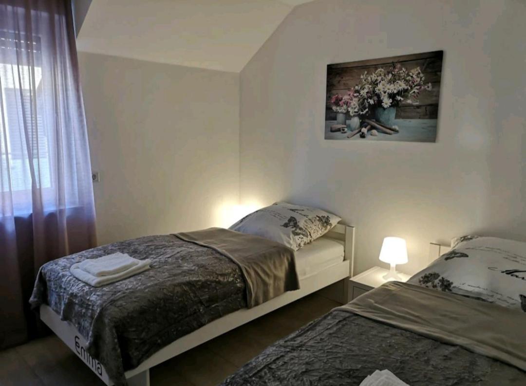 Апартаменти Modern Wohnen I Parkplatz I Wlan I Netflix I Balkon I 6 Schlafplaetze Бад-Ейнгаузен Екстер'єр фото