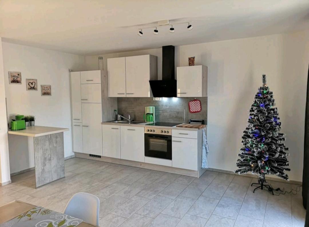 Апартаменти Modern Wohnen I Parkplatz I Wlan I Netflix I Balkon I 6 Schlafplaetze Бад-Ейнгаузен Екстер'єр фото