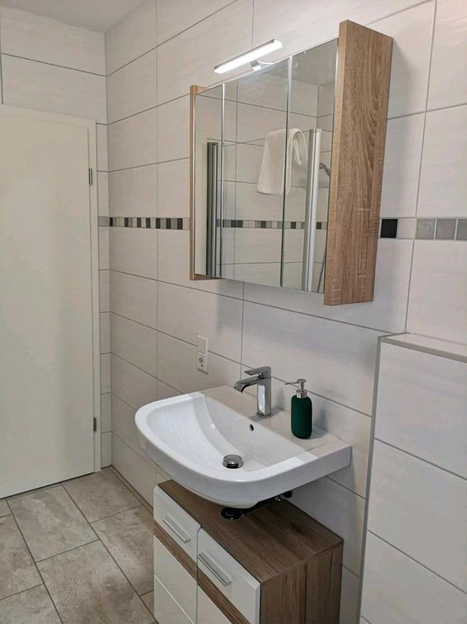 Апартаменти Modern Wohnen I Parkplatz I Wlan I Netflix I Balkon I 6 Schlafplaetze Бад-Ейнгаузен Екстер'єр фото